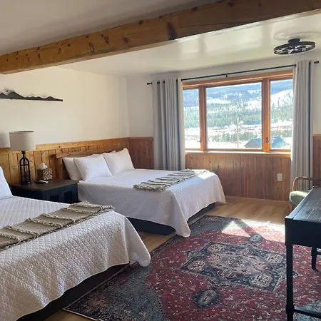 Lava Mountain Lodge